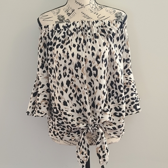 SHE & Sky Top size Large - Picture 6 of 8